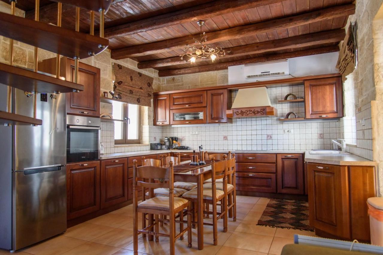 Traditional Stonehouse Vickyヘルソニソス エクステリア 写真