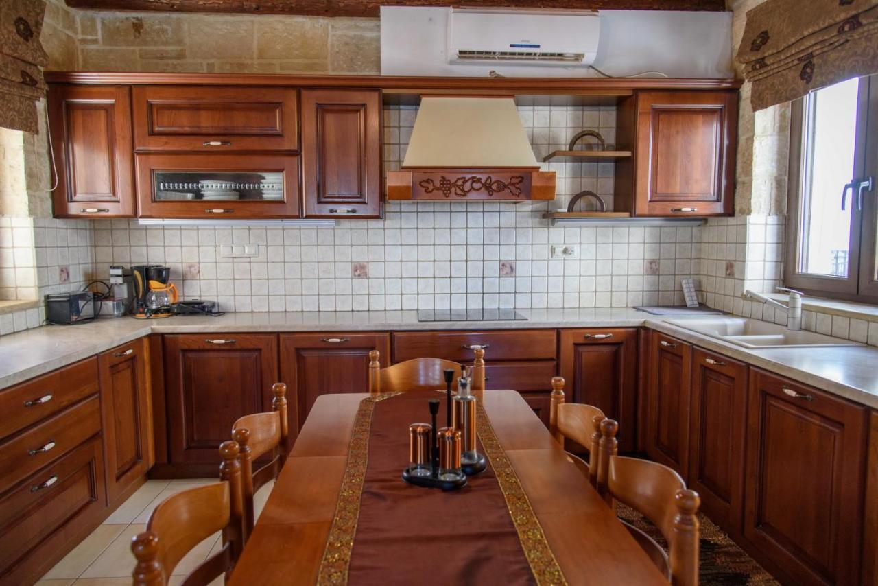 Traditional Stonehouse Vickyヘルソニソス エクステリア 写真